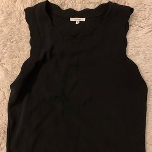 Black scallop-sleeve tank top/blouse